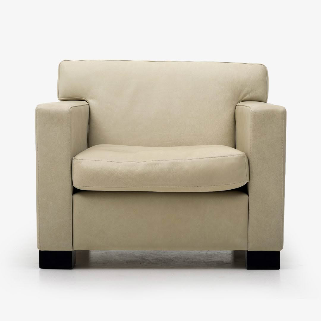 Bari-Armchair-Angle-front