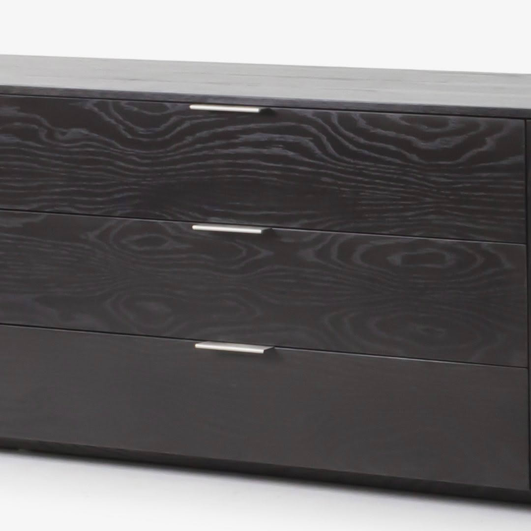 Cologne-Entertainment-closeup