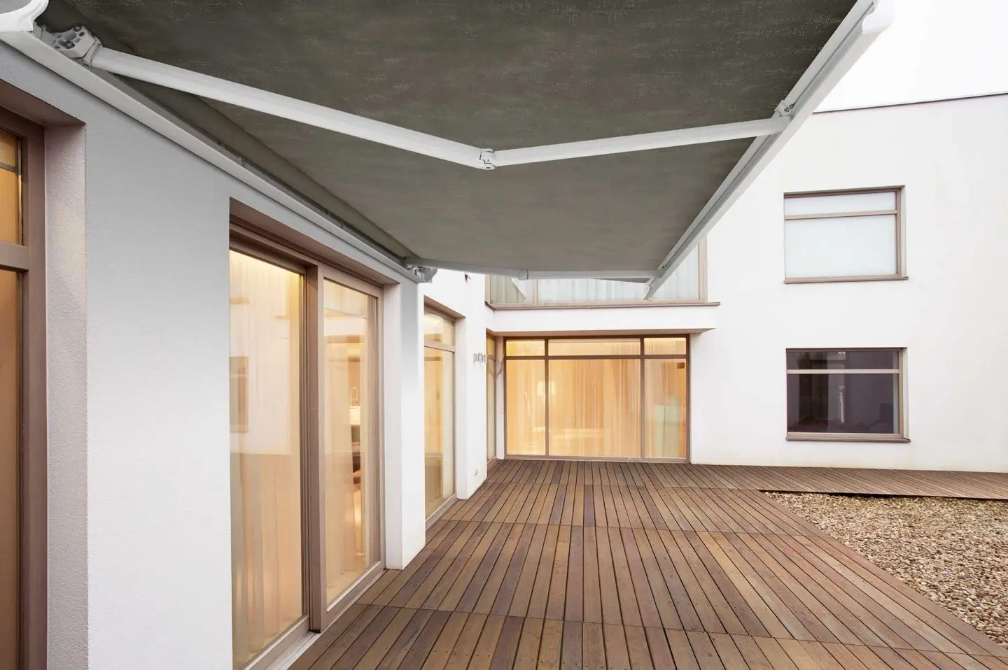 shade-elements_nz_residential-awning_fettuna-casette_2-1440x958