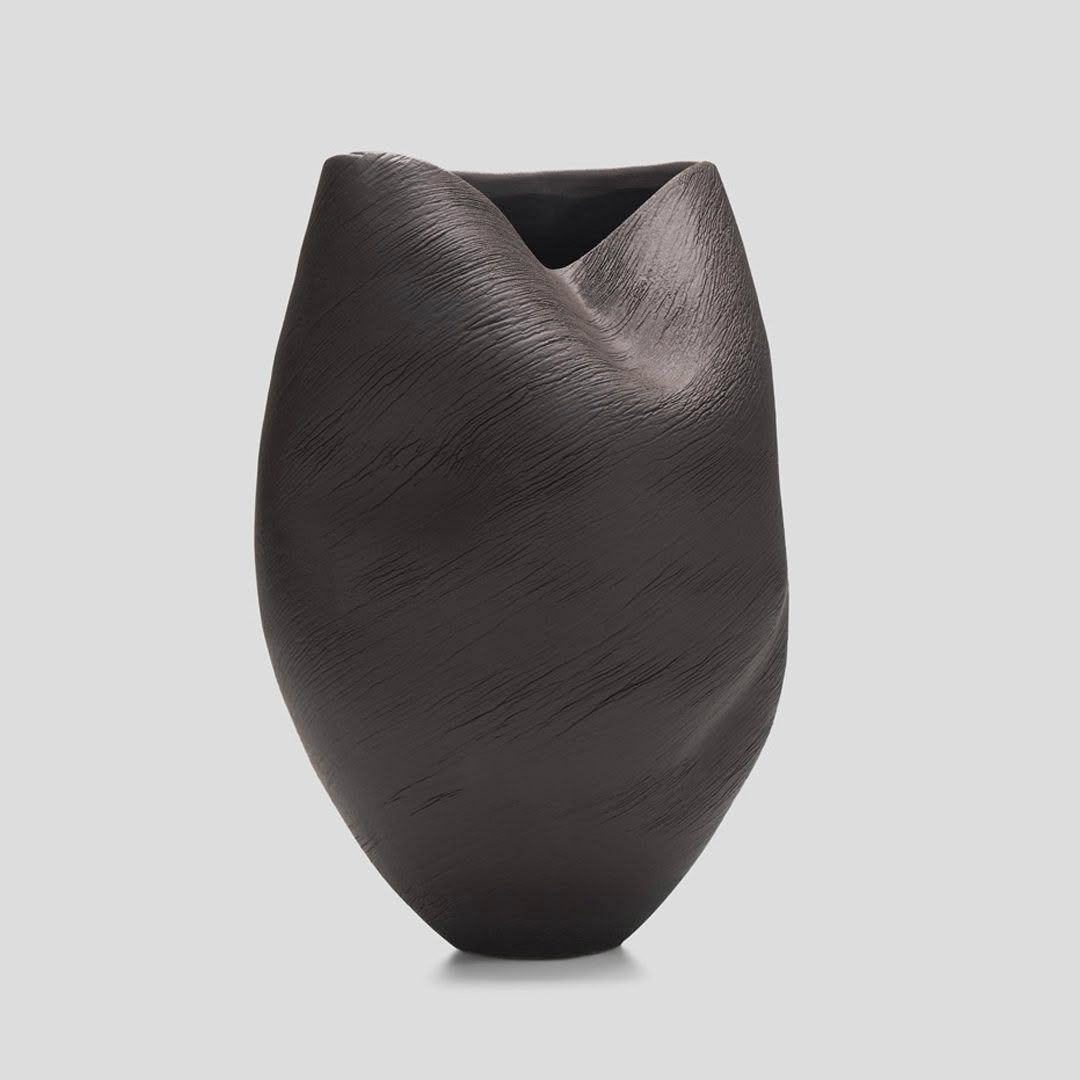 Morph-Vase-Chocolate-Brush-3