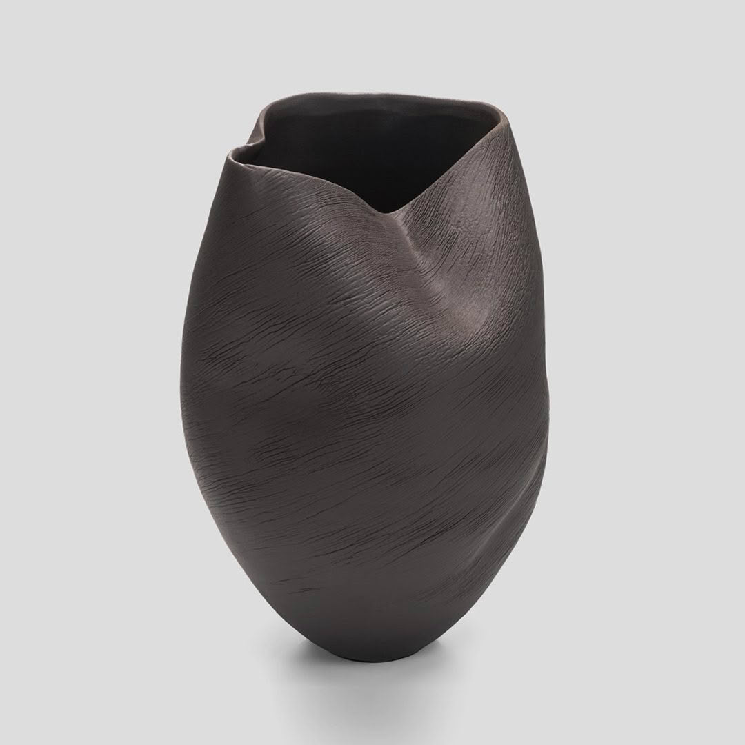 Morph-Vase-Chocolate-Brush