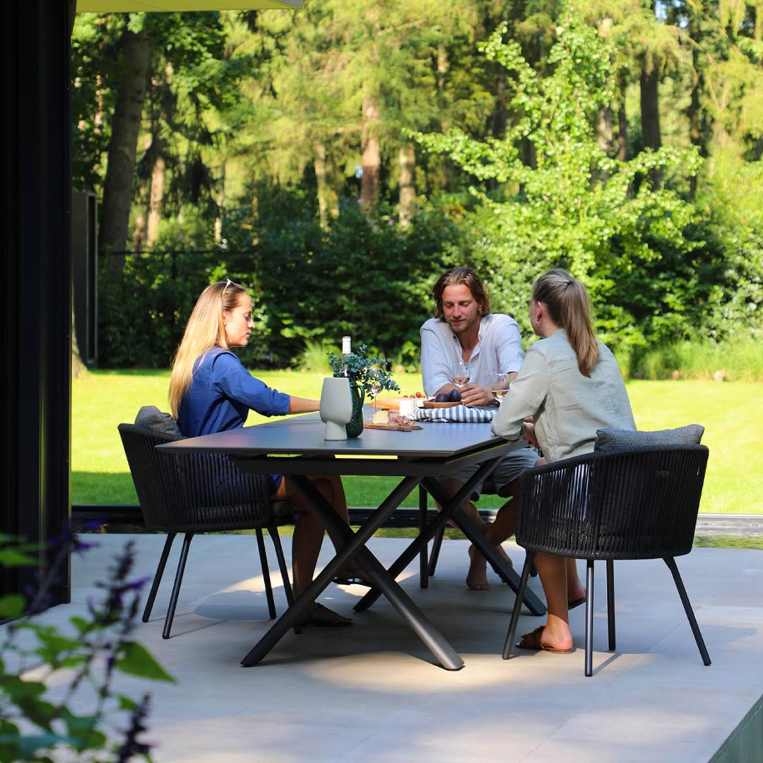 ALBATROS-Dining-Table_1
