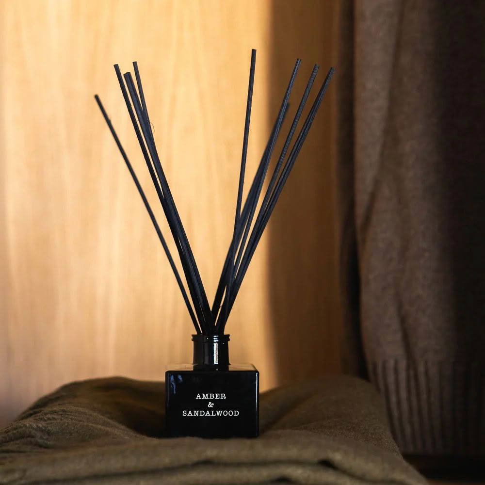 Amber-&-Sandalwood-Premium-Reed-Diffuser-100ml-3